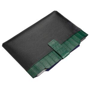 Elegant Alligator Skin Laptop Case – Unisex Green